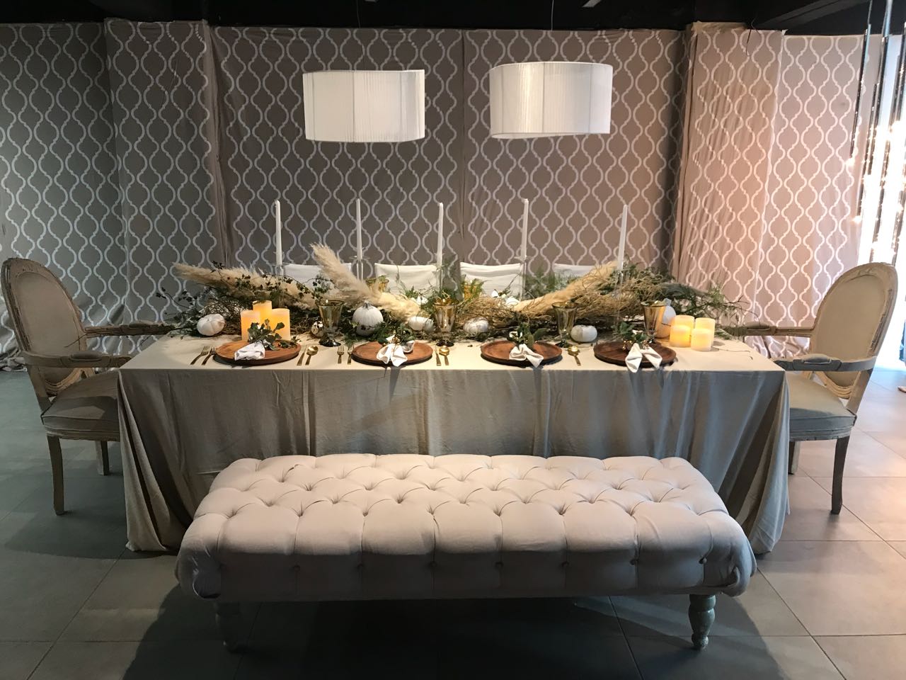 Fotografía de Pruebas de montaje dentro del  Showroom de Local Trendy - 6834 