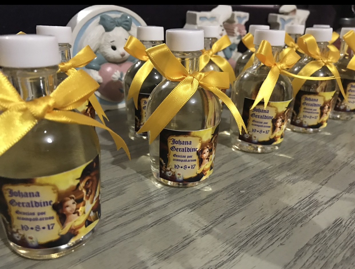 Fotografía de mini botellitas de tequila,mezcal y rompepe a de Ideas para regalar - 11533 