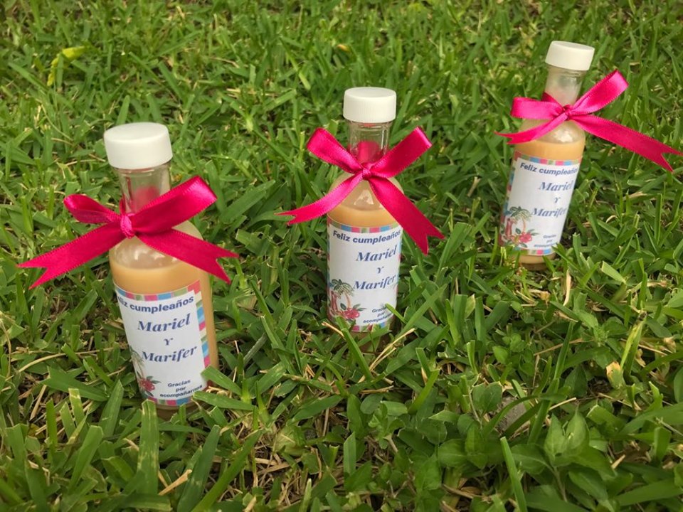 Fotografía de mini botellitas de tequila,mezcal y rompepe a de Ideas para regalar - 21091 
