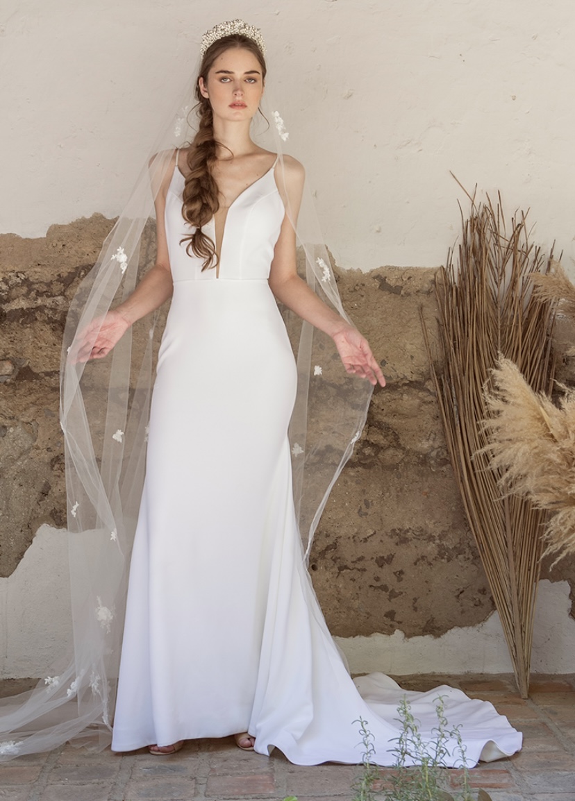 Fotografía de Vestidos de colección de Adriana Madrid Bridal - 31403 