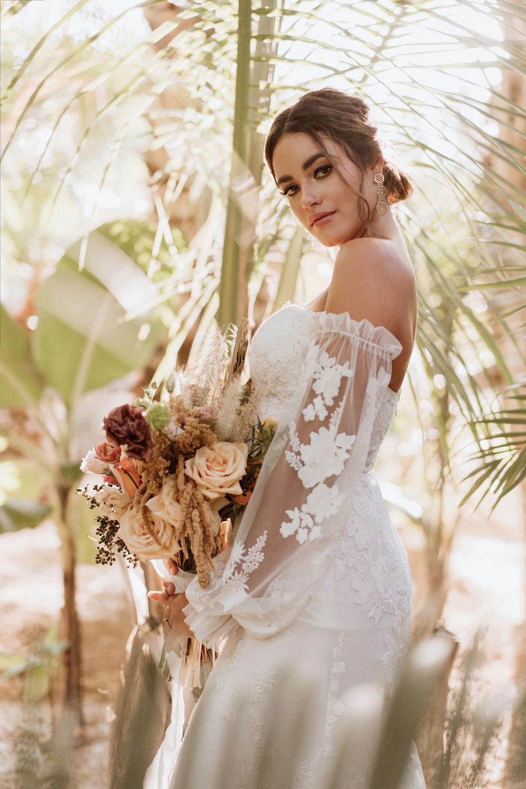 Fotografía de Vestidos de colección de Adriana Madrid Bridal - 32633 