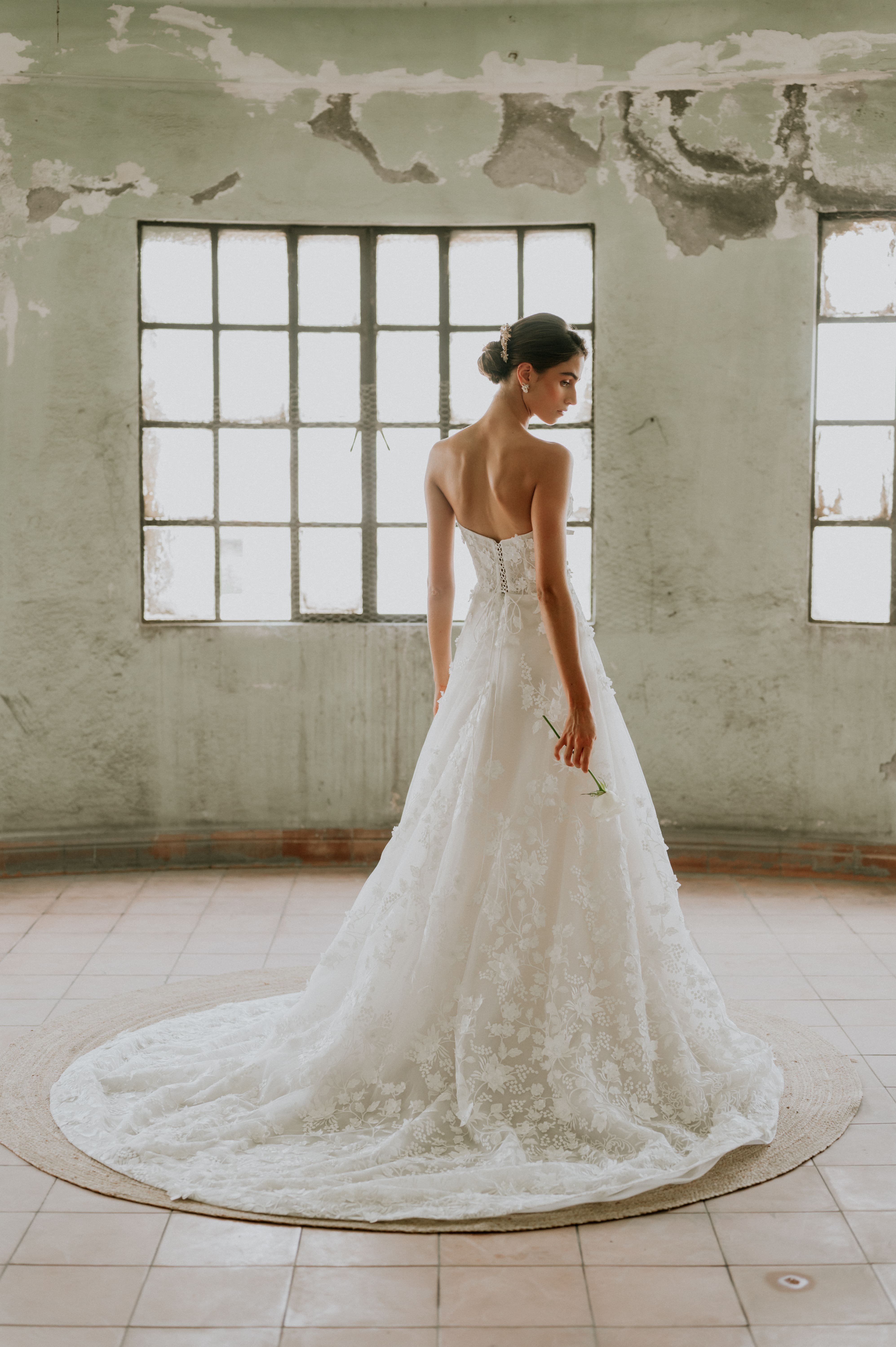 Fotografía de Vestidos de colección de Adriana Madrid Bridal - 33242 