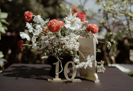 Fotografía de FLY ME TO THE MOON de Las Flores de Tremenda - 33980 