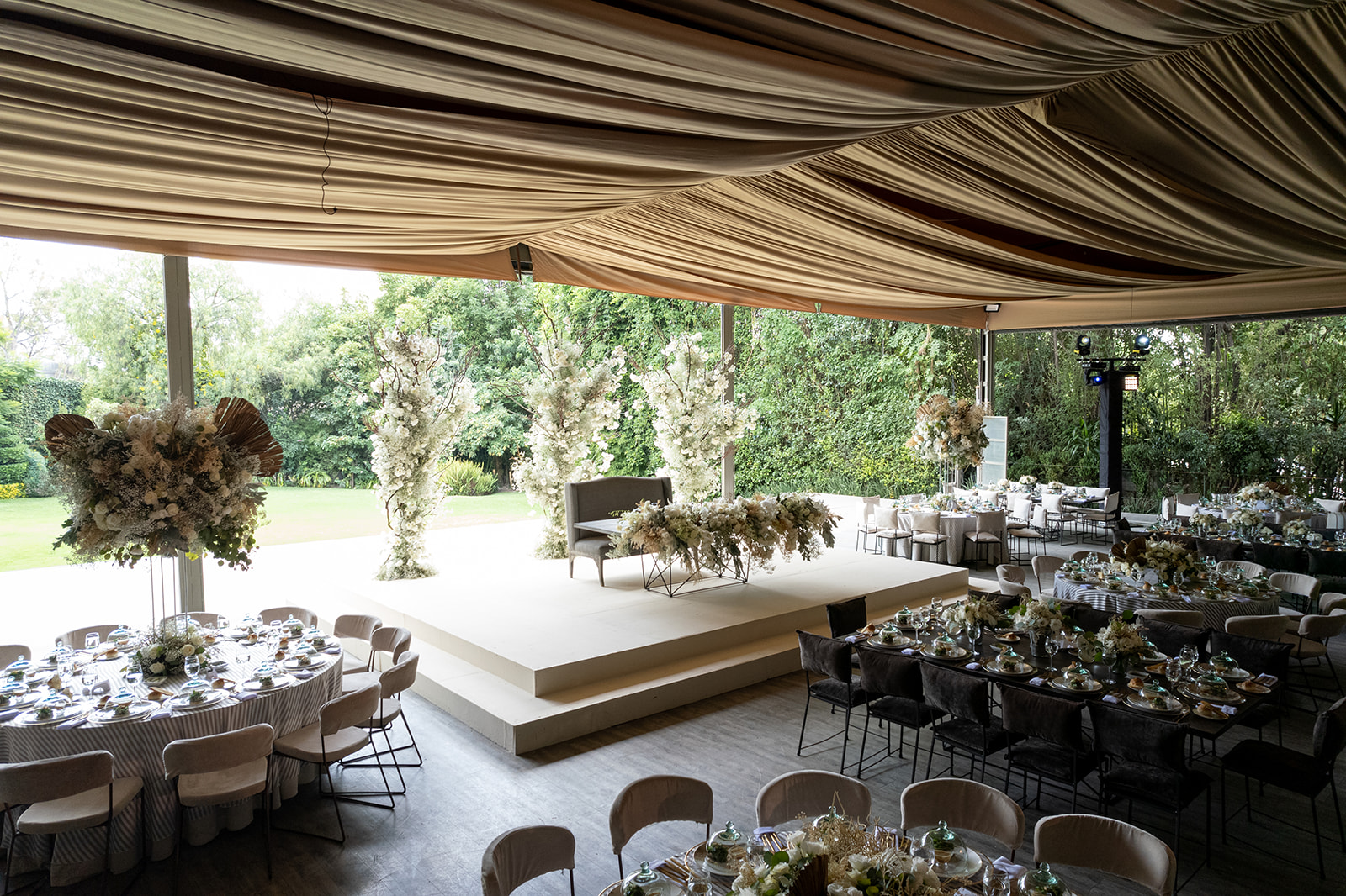 Fotografía de LOMASALTAS de Banquetes Vicky Cherem - 34729 