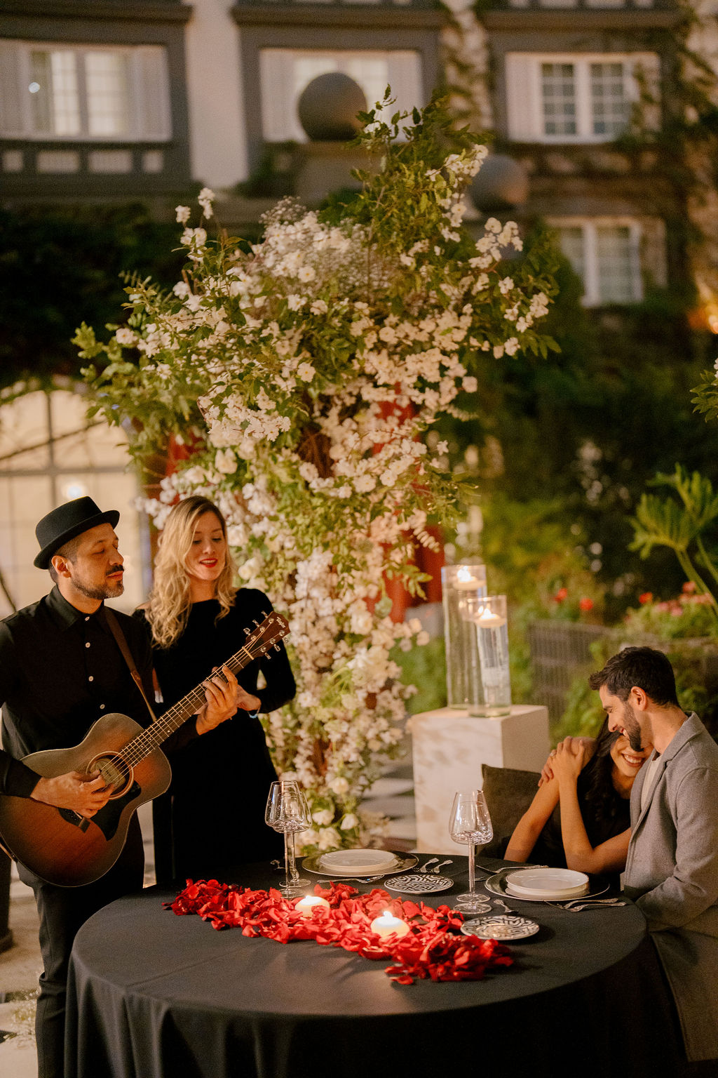 Fotografía de CENA ROMÁNTICA de Four Seasons - 40680 