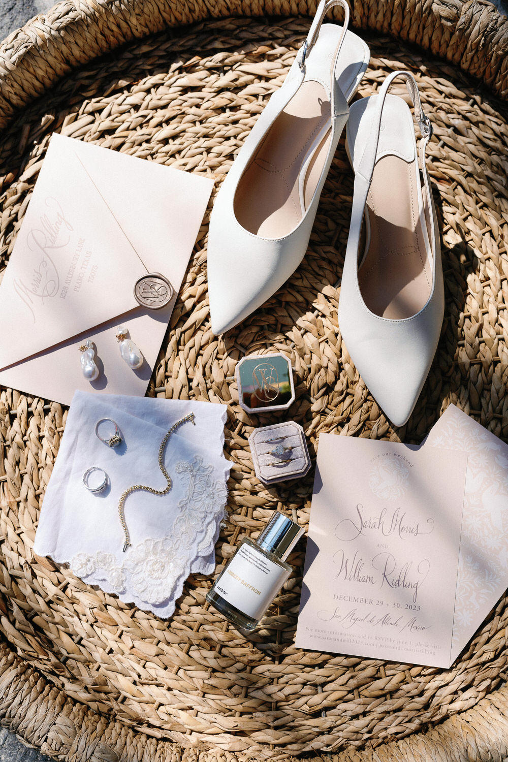 Fotografía de Sarah & Will's Wedding at Hacienda Santa Ana de Fer De Jesús. Wedding Photographer - 42011 