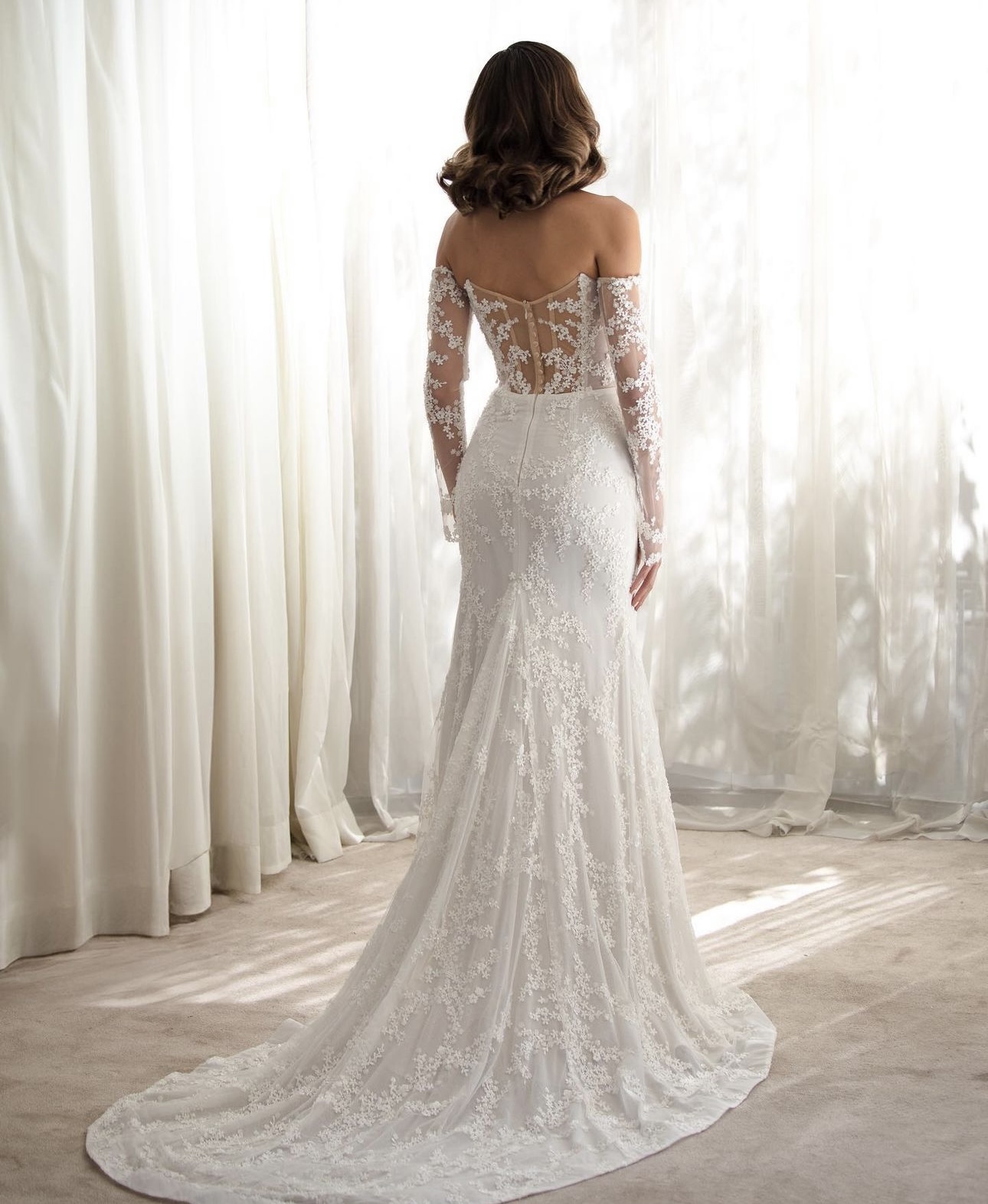 Fotografía de The Mila Gown de Adriana Madrid Bridal - 43575 