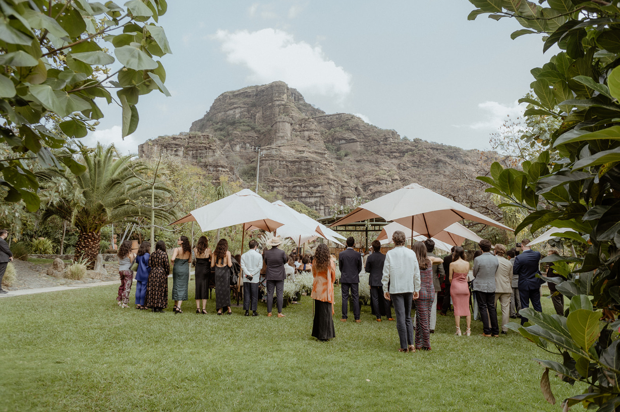 Fotografía de INÉS & PHILLIP. Una calida boda en Casa Chave de Ht Planner - 48126 