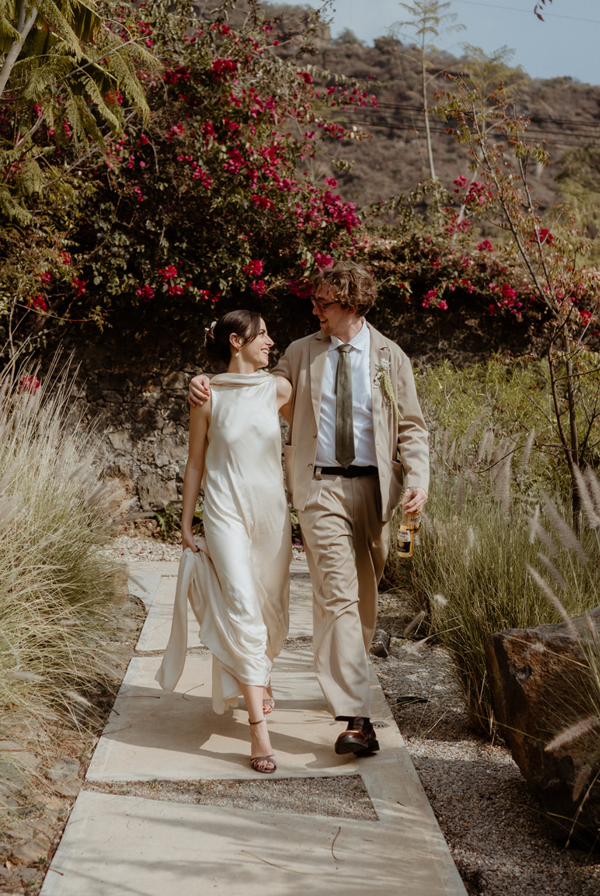 Fotografía de INÉS & PHILLIP. Una calida boda en Casa Chave de Ht Planner - 48136 