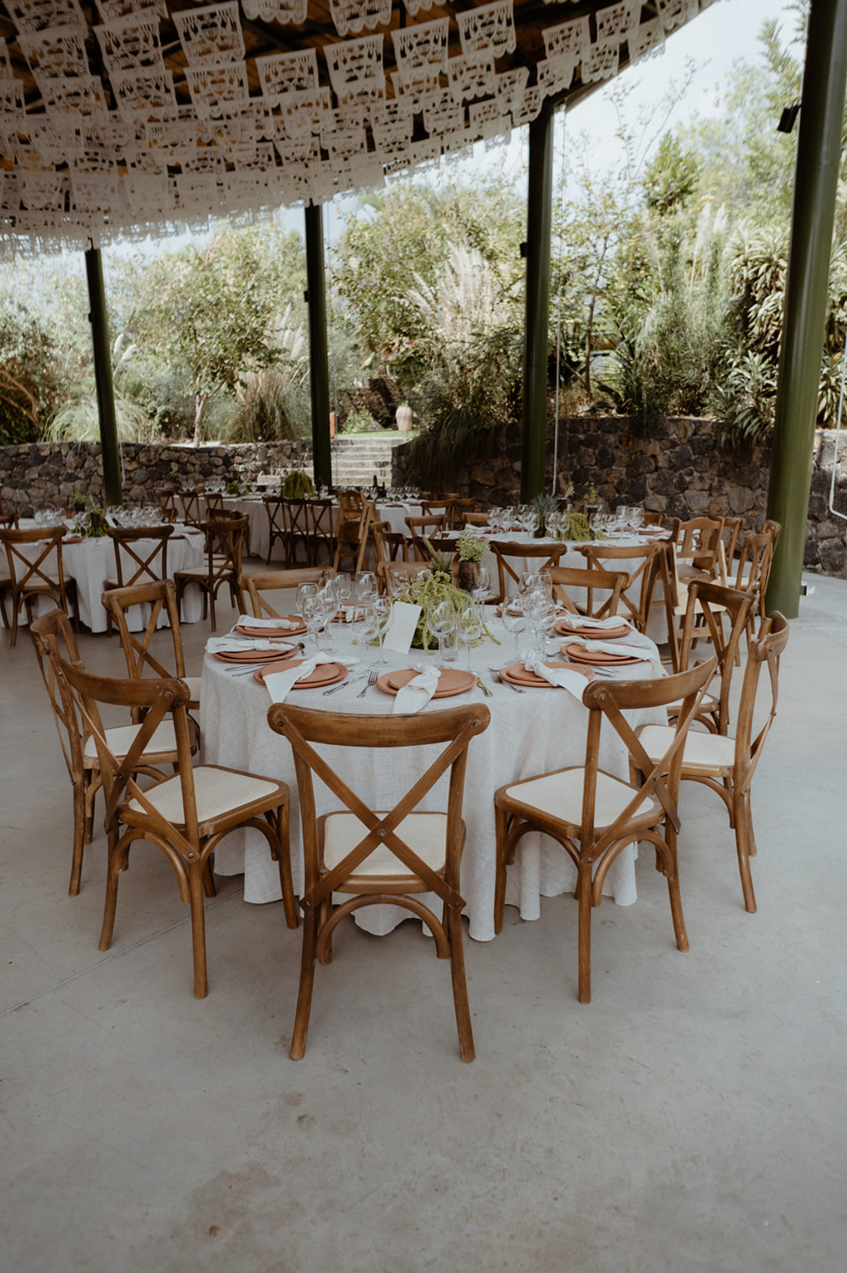 Fotografía de INÉS & PHILLIP. Una calida boda en Casa Chave de Ht Planner - 48137 
