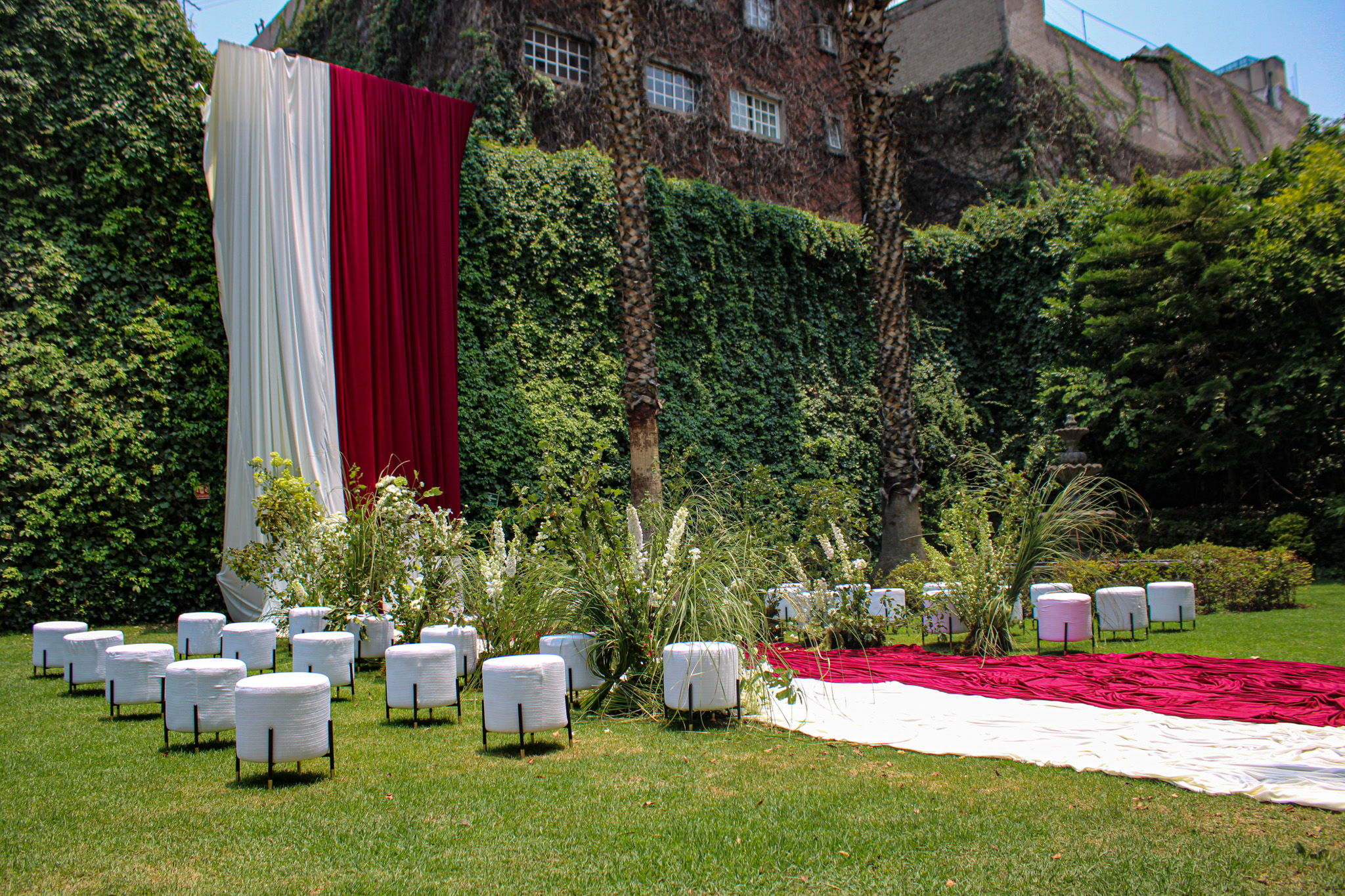 Fotografía de ETERNAL LOVE de Rent & Company - 48678 