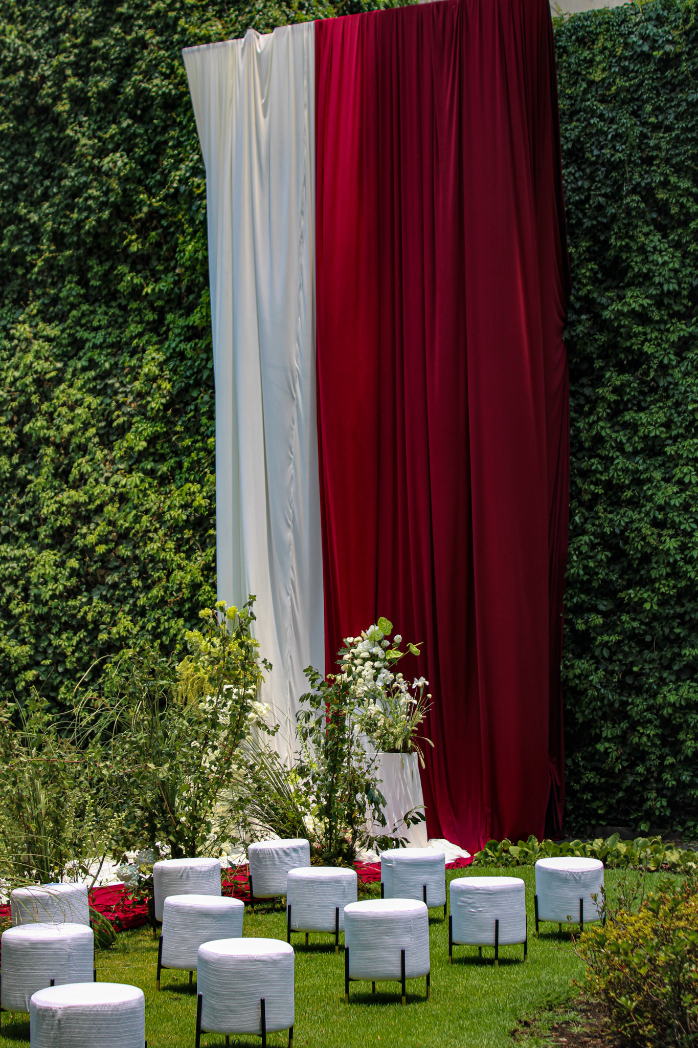 Fotografía de ETERNAL LOVE de Rent & Company - 48680 