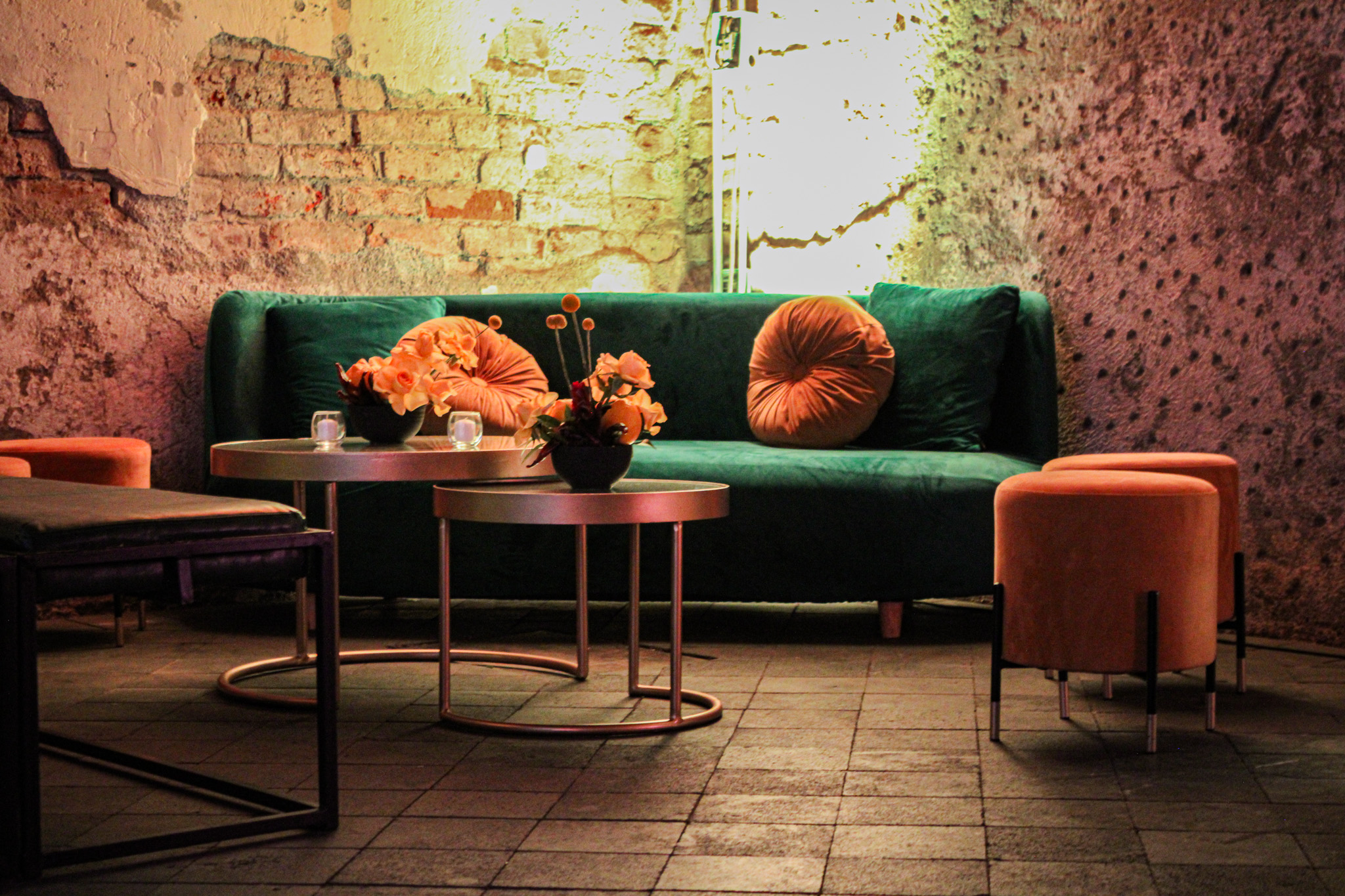 Fotografía de LOUNGE BAR de Rent & Company - 48710 