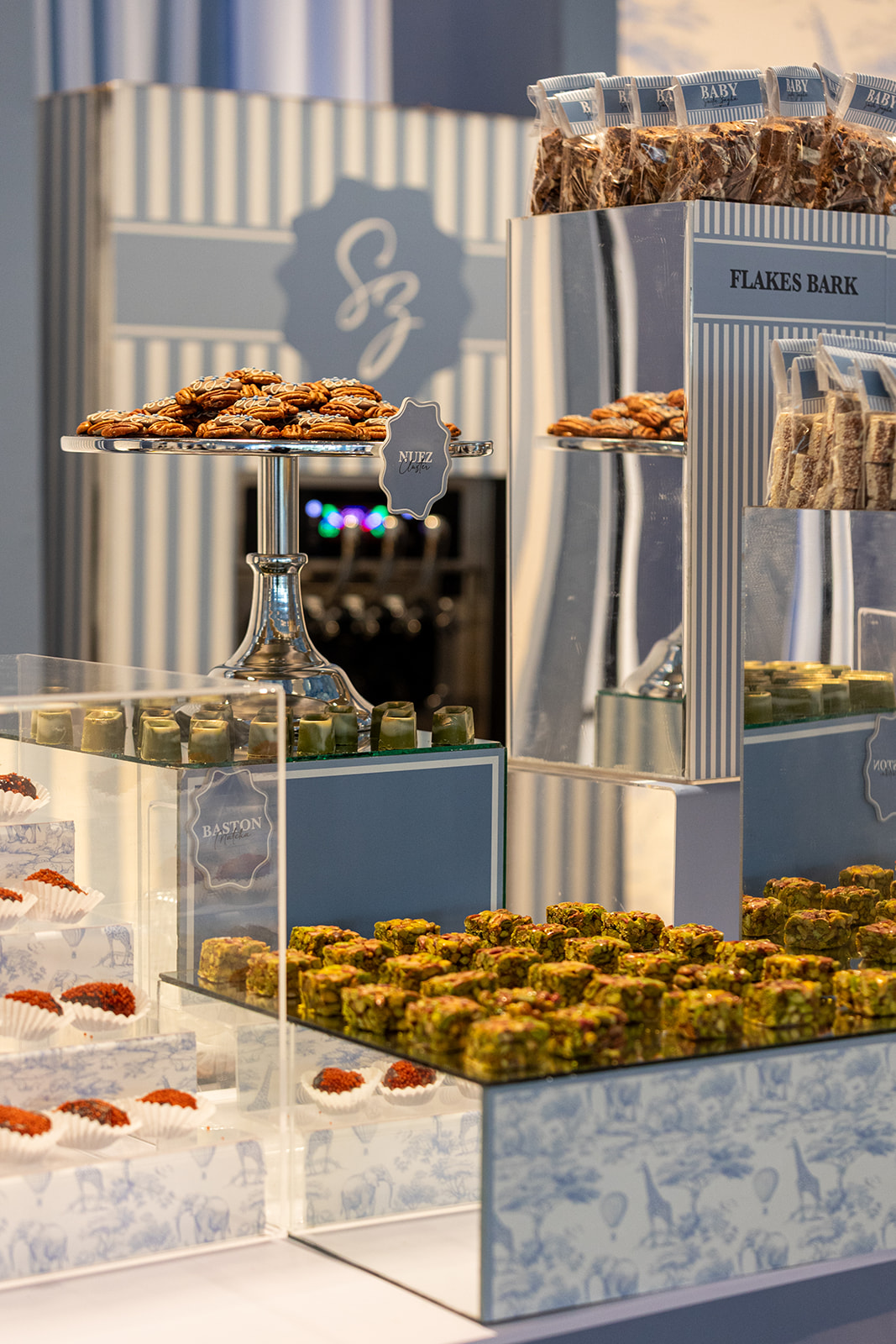 Fotografía de LAURELES de Postres bomb&oacute;n - 48949 