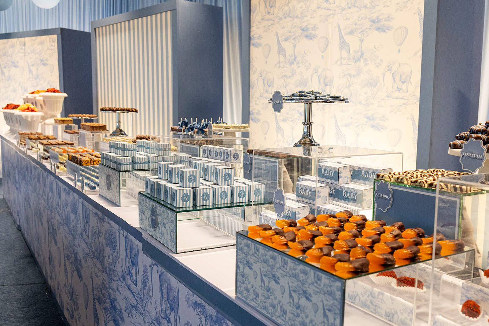 Fotografía de LAURELES de Postres bomb&oacute;n - 48951 