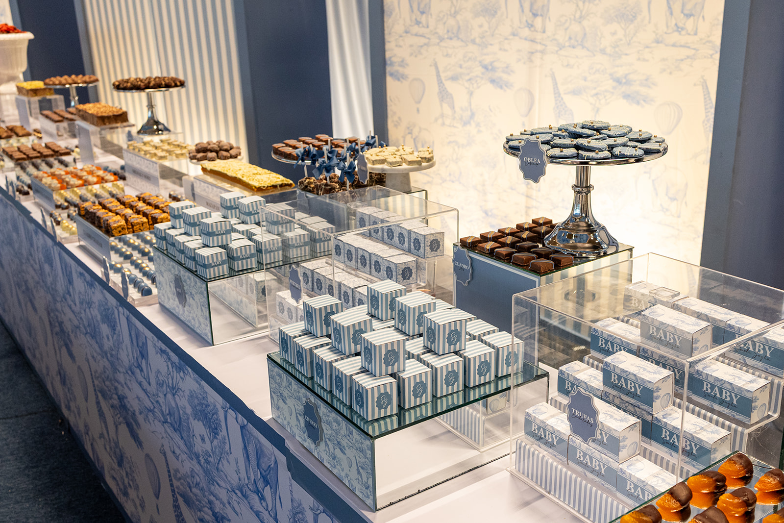 Fotografía de LAURELES de Postres bomb&oacute;n - 48952 