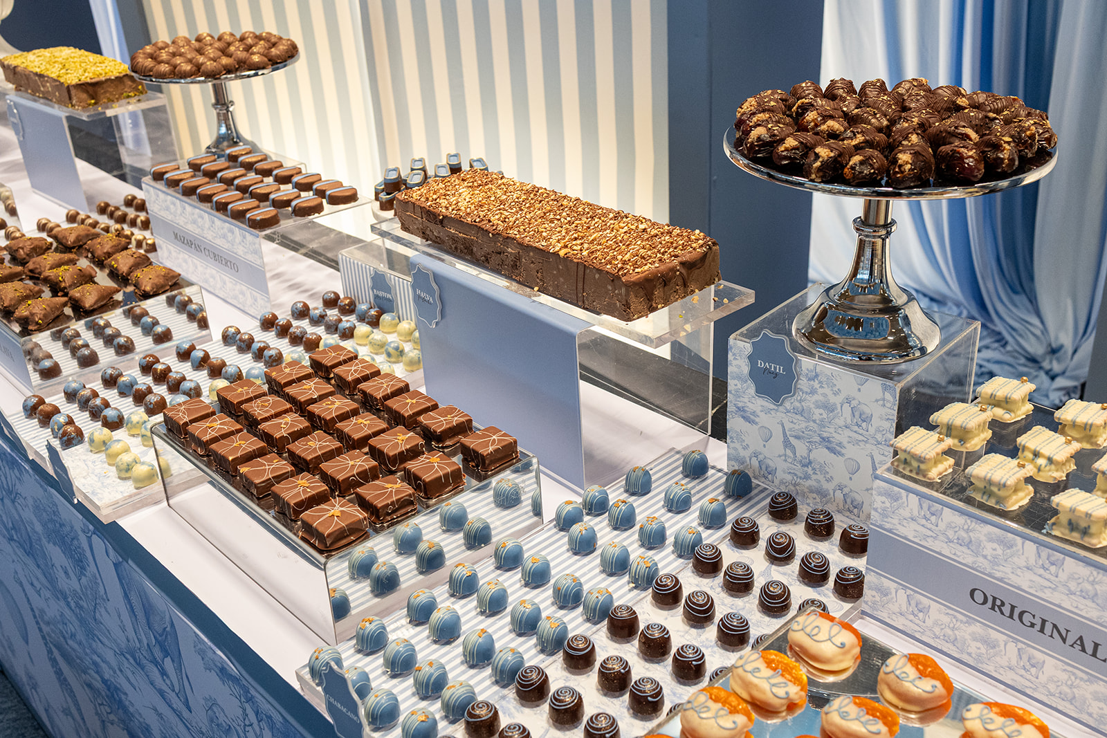 Fotografía de LAURELES de Postres bomb&oacute;n - 48954 