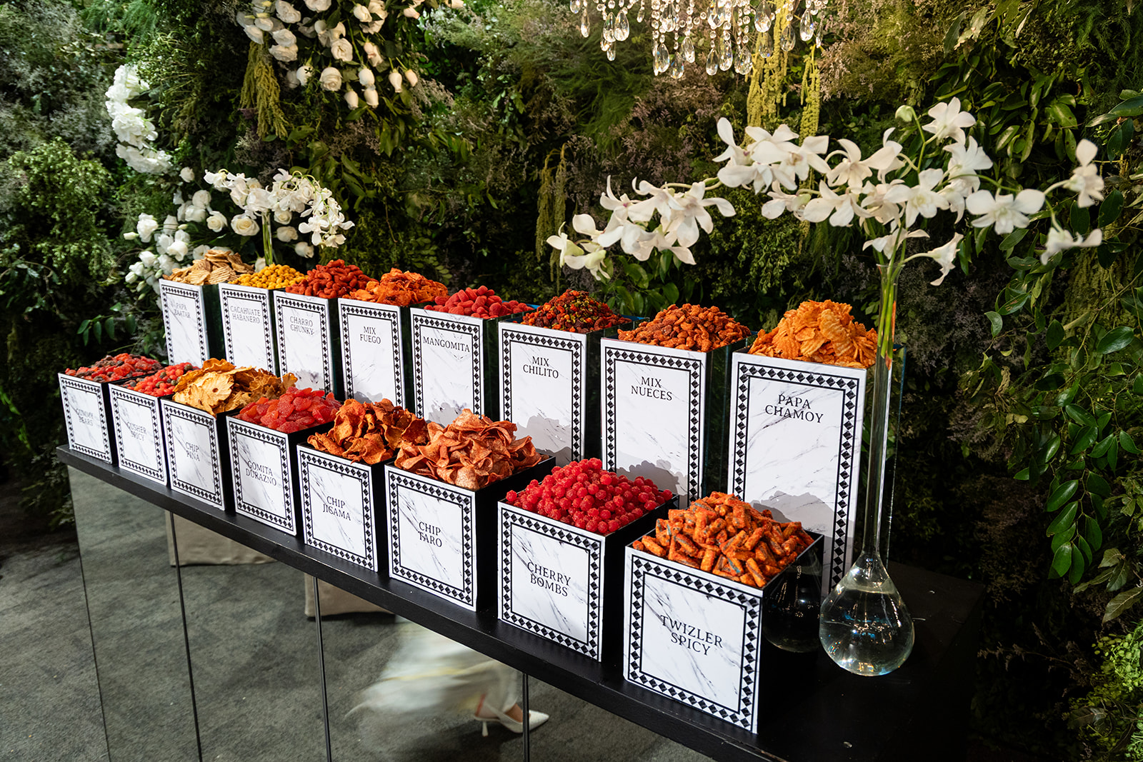 Fotografía de MAGUEN DAVID 2 de Postres bomb&oacute;n - 48982 