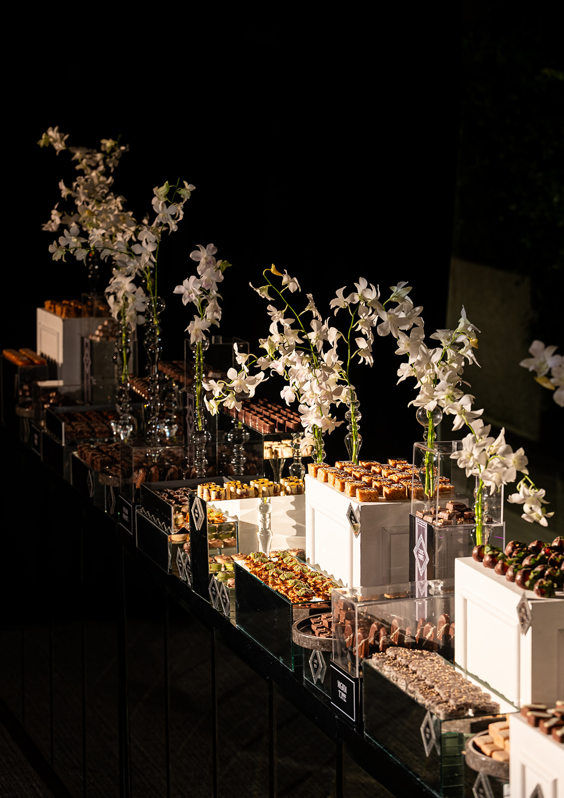 Fotografía de SHAR LE SIMJA  de Postres bomb&oacute;n - 49006 