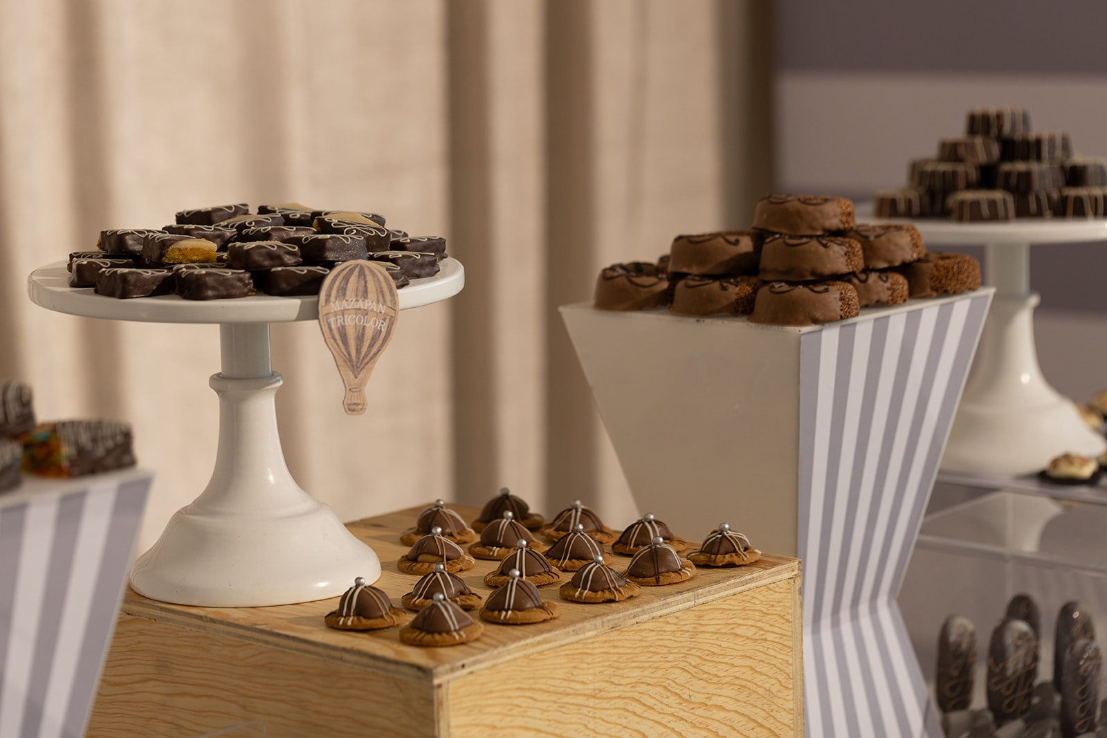 Fotografía de SHAR LE SIMJA 2 de Postres bomb&oacute;n - 49015 