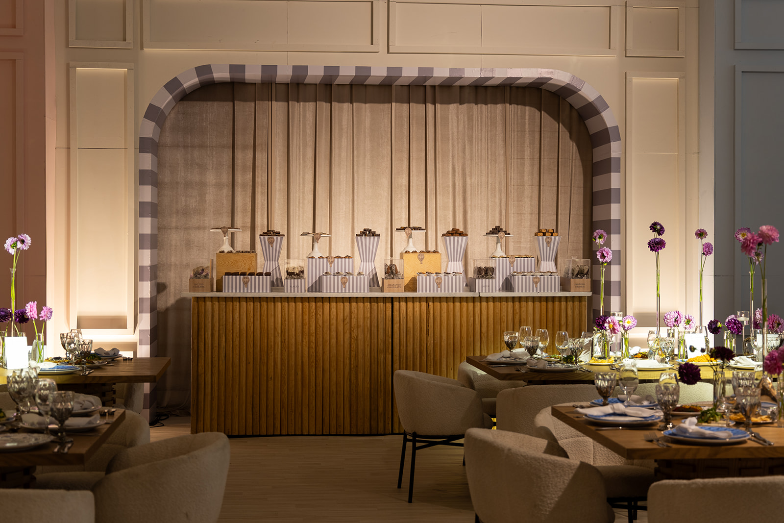 Fotografía de SHAR LE SIMJA 2 de Postres bomb&oacute;n - 49019 