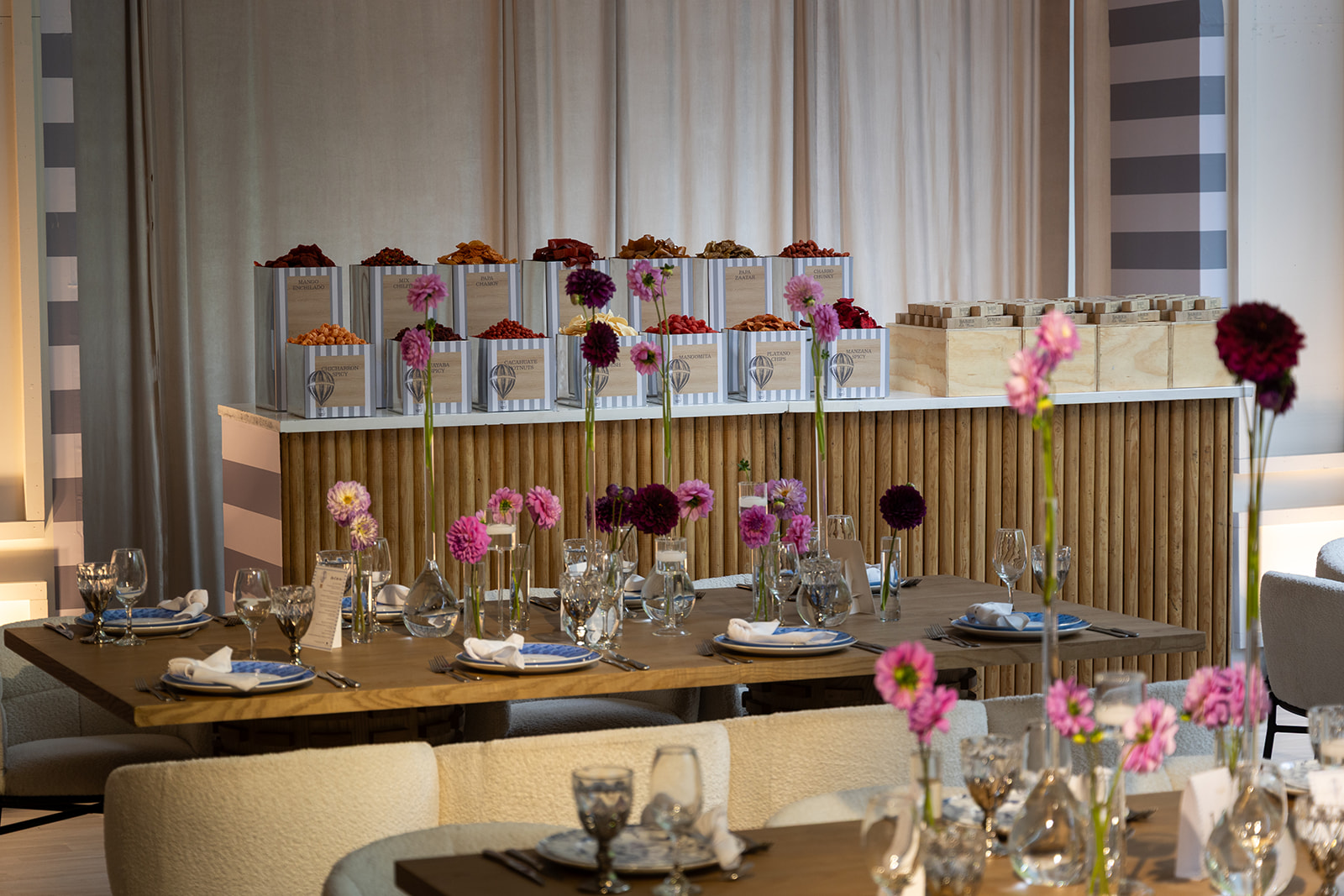 Fotografía de SHAR LE SIMJA 2 de Postres bomb&oacute;n - 49022 