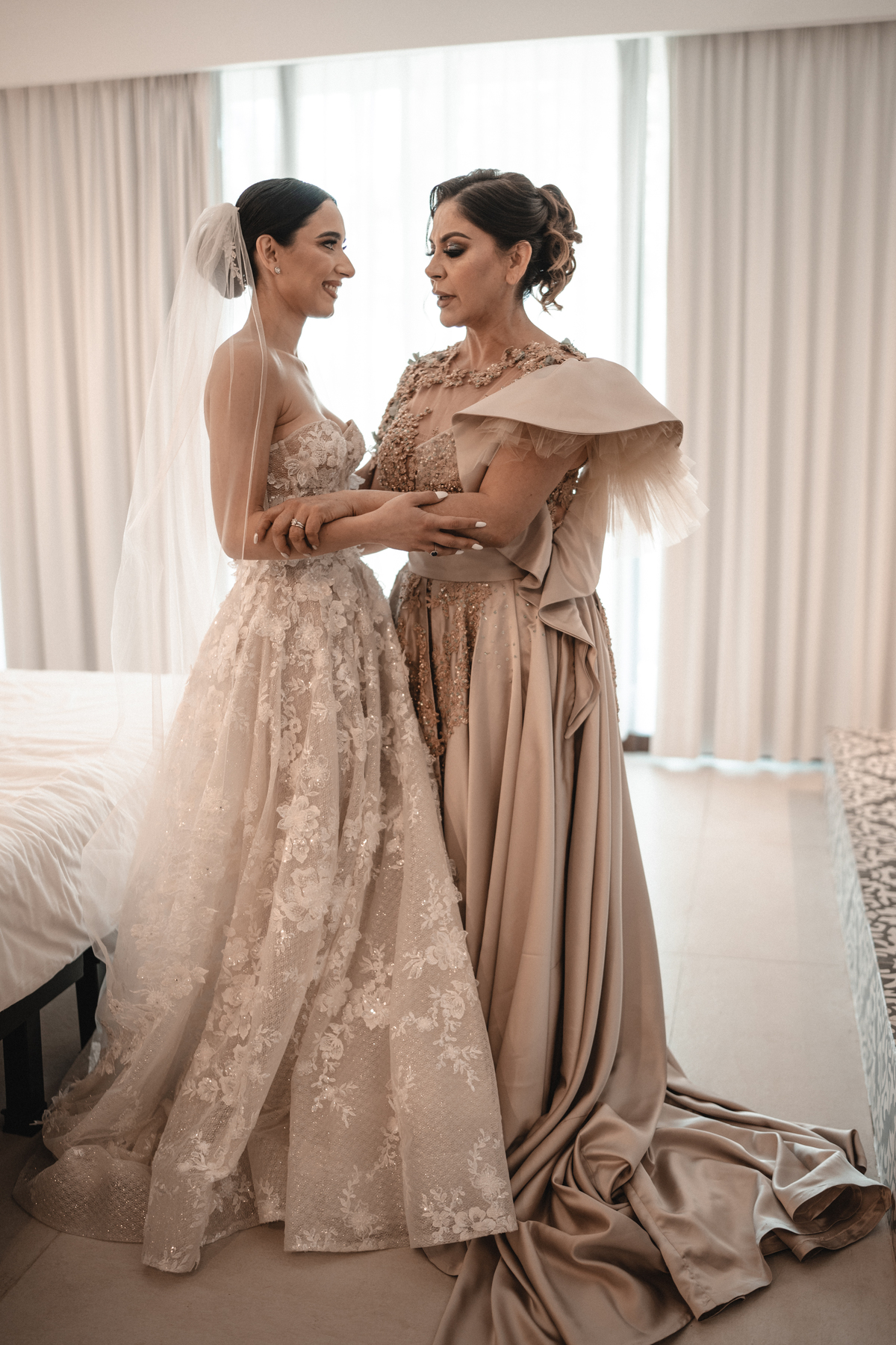 Fotografía de LIDIA & ALEJANDRO de Zana Weddings  - 49700 